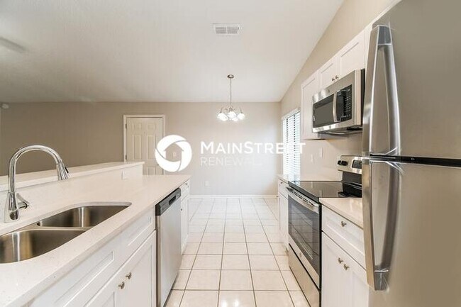 Building Photo - 3 Bedroom Pet-Friendly Home in Jacksonville, FL with Main Street Renewal