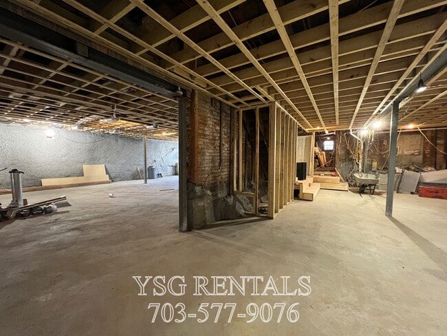 Building Photo - 17-19 Lambert Ave