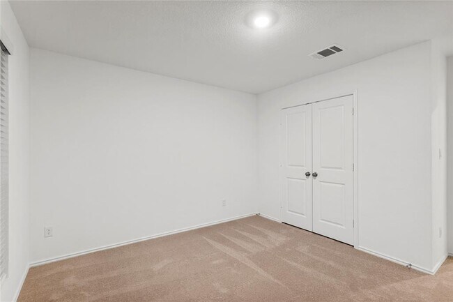 Building Photo - 161 Keefer
