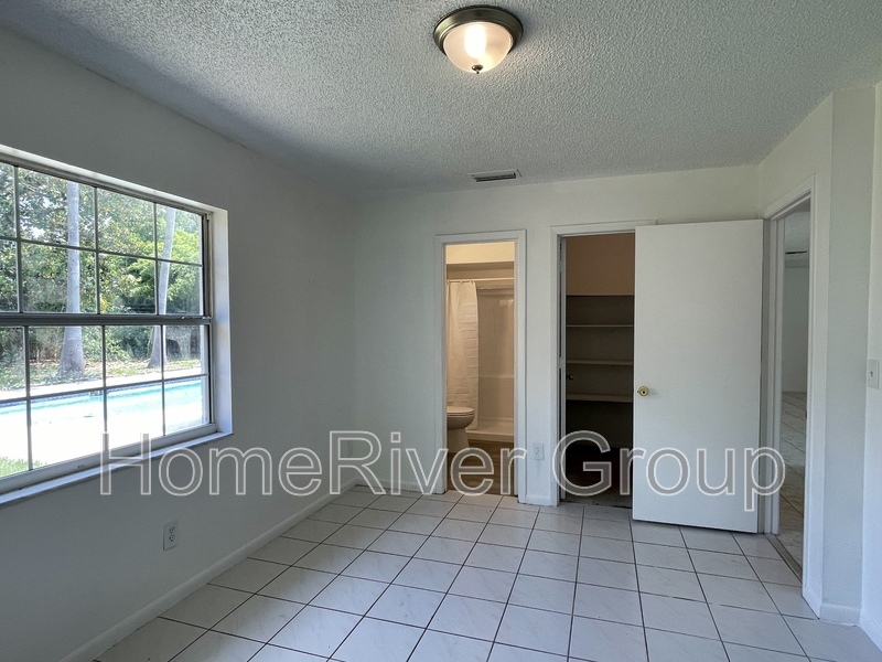 Building Photo - 417 Cart Ct