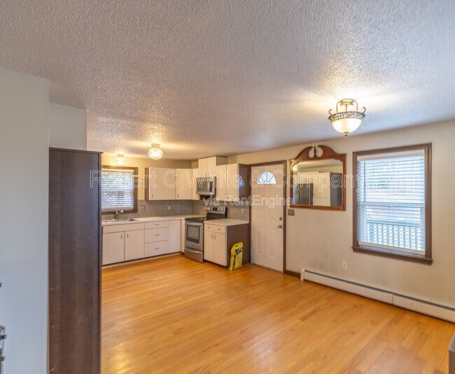 Building Photo - 190 S Windham Rd