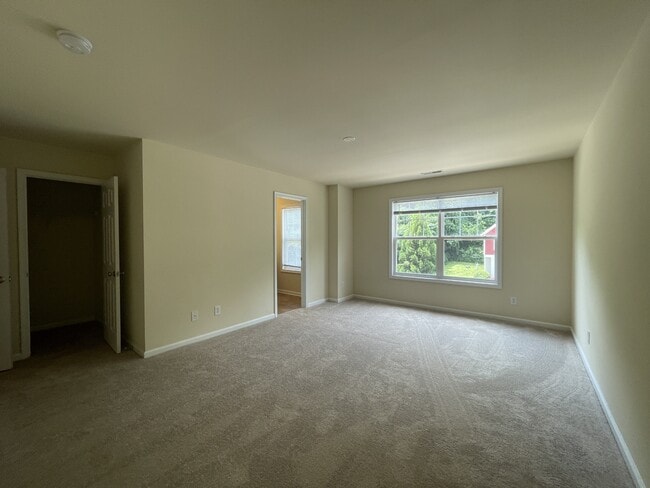 Building Photo - 2436 N Berkshire Rd