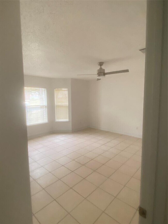 Building Photo - 2013 Jasper Ln