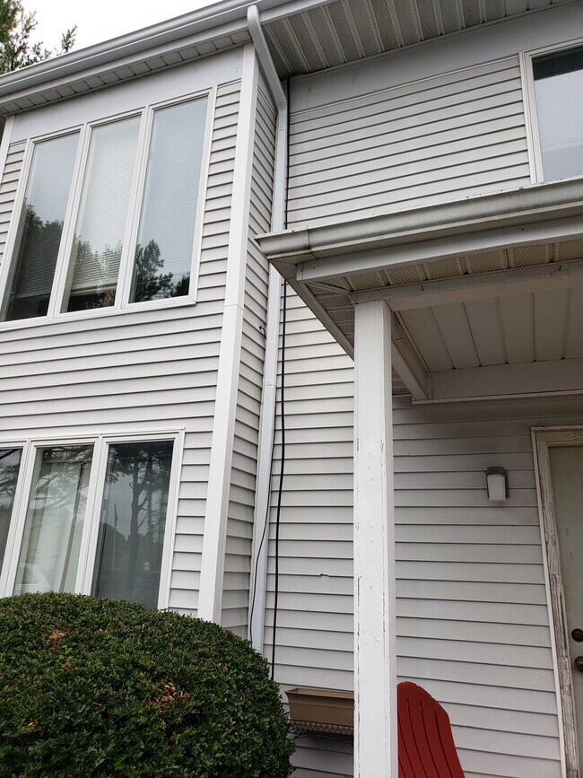 Building Photo - 87 Grandview Ave