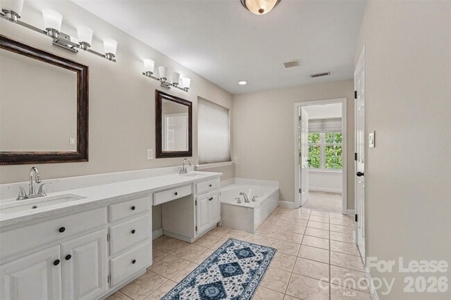 Building Photo - 11526 Sir Francis Drake Dr
