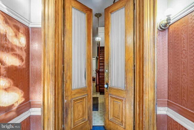 Building Photo - 711 Corinthian Ave