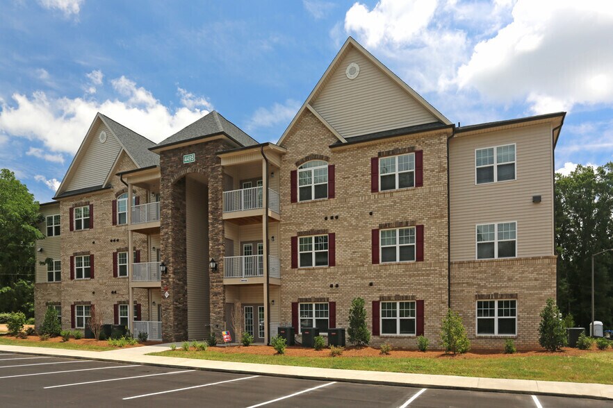 Landon Creek Apartments 4495 Old Battleground Rd Greensboro NC 27410