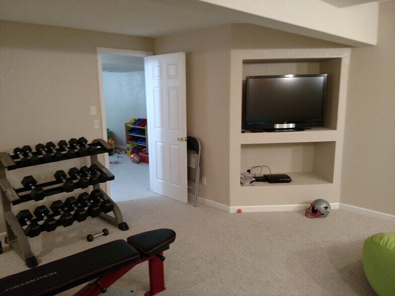 basement theature room and/or excersise room - 6782 Swadley Court
