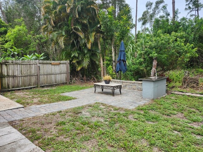 Building Photo - Duplex for Rent