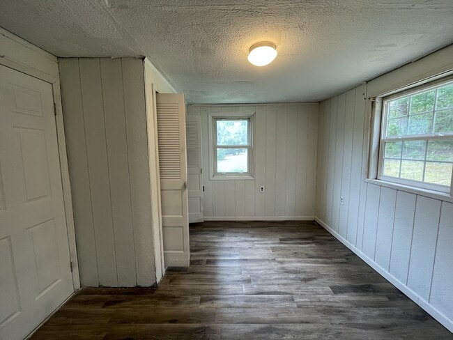 Building Photo - 1165 Hawkins Rd