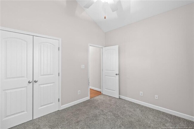Building Photo - 720 Camwheel Dr