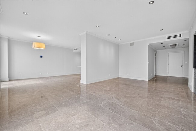 Building Photo - 5110 San Felipe St
