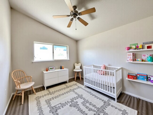 Building Photo - 4714 Mesa Dr