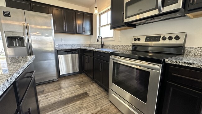 Building Photo - 155 Waterwheel Cir