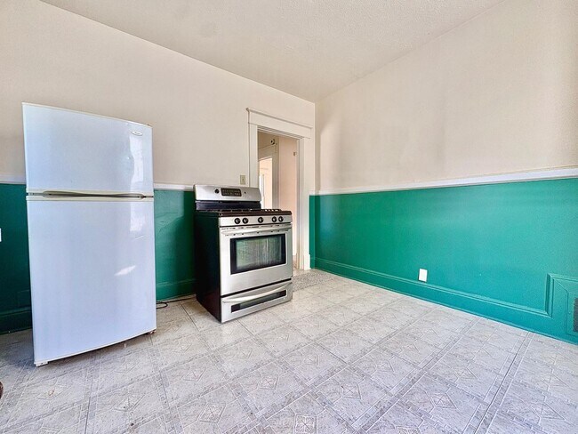 Building Photo - 1515 Miami St