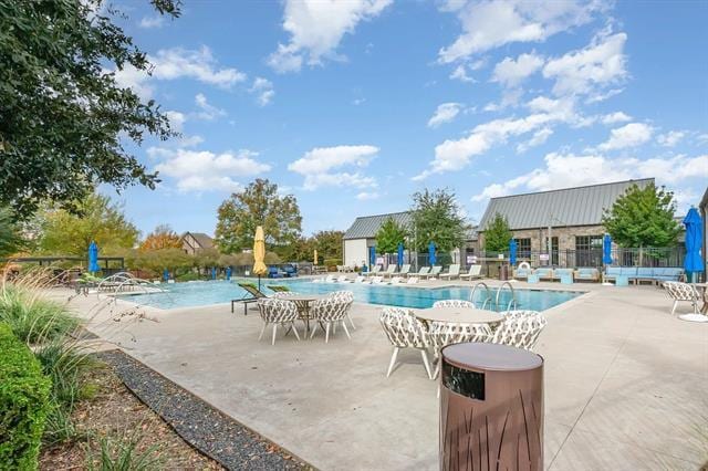 Building Photo - 15866 Yellow Elder Rd