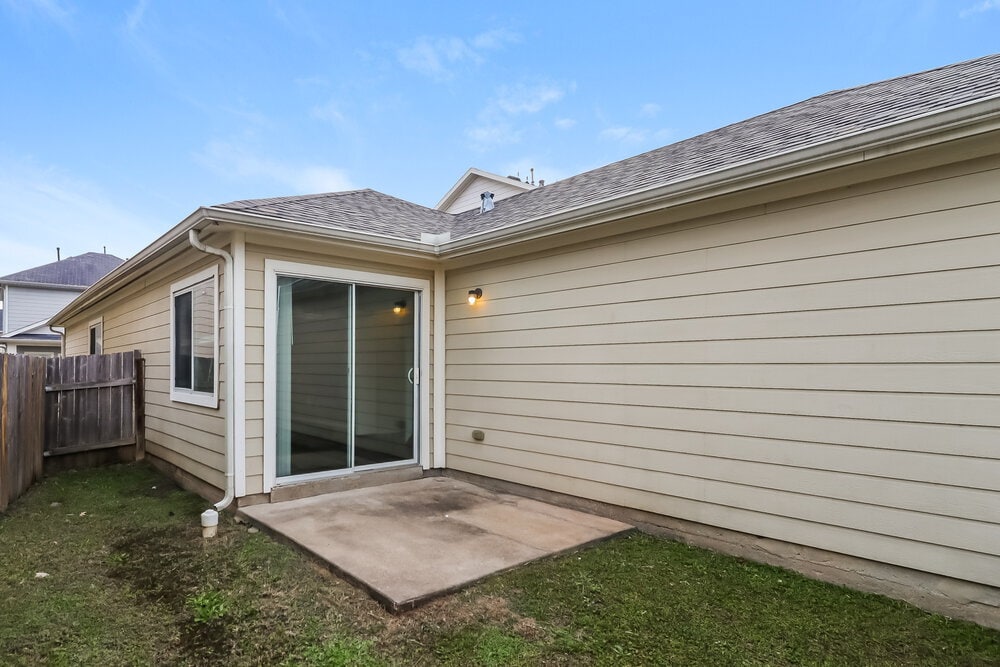 Building Photo - 6154 Settlers Lake Cir E