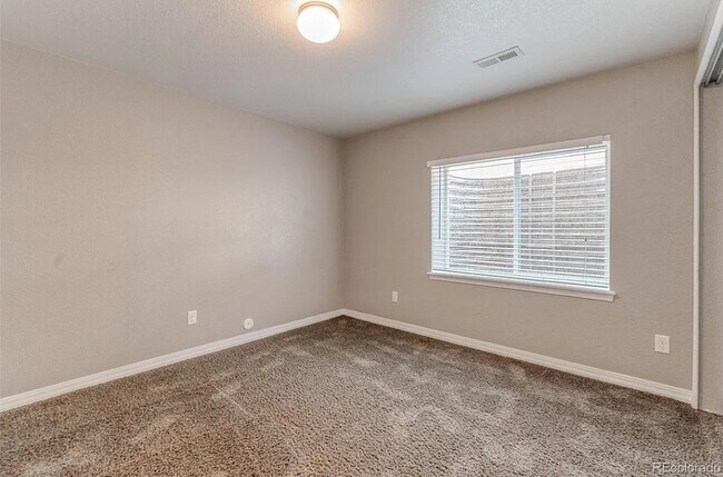 Building Photo - 495 Pasada Way