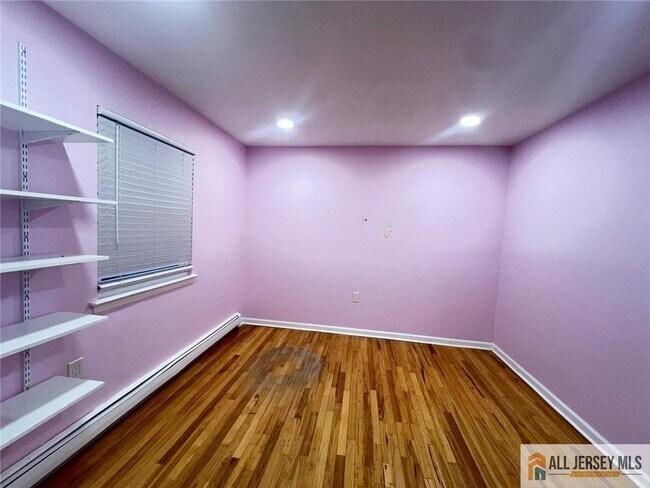 Building Photo - 406 Cranbury Rd