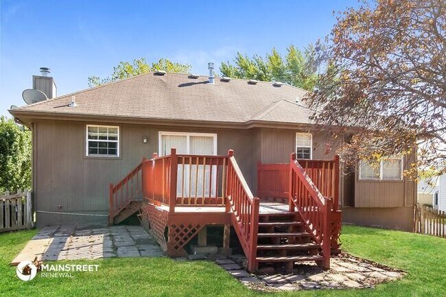 Building Photo - 18508 E Blackhawk Trail, Independence, MO ...