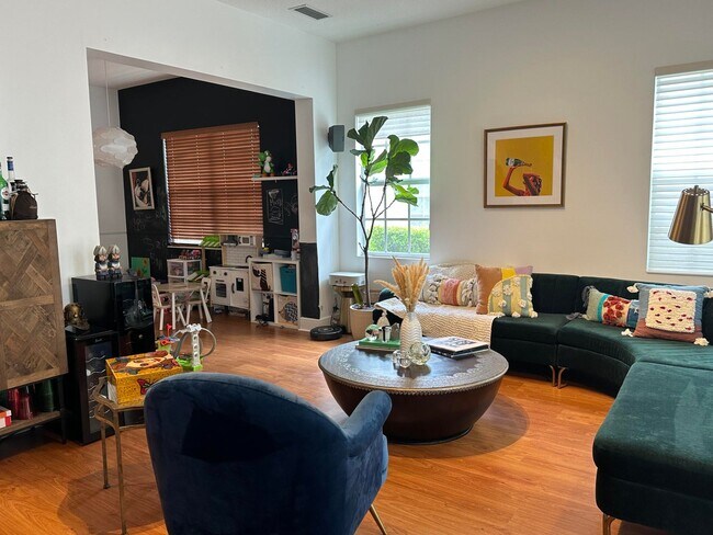 Building Photo - 8455 Belize Pl