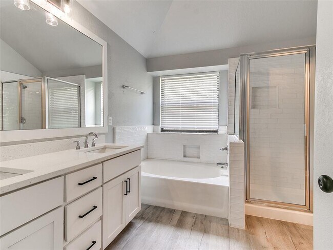 Building Photo - 5612 SE 87th St