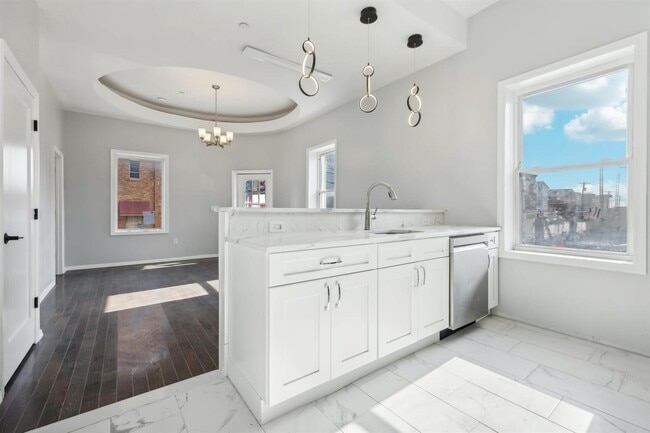 Building Photo - 541 70th St