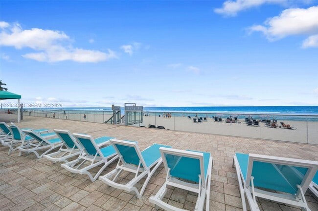 Building Photo - 3725 S Ocean Dr