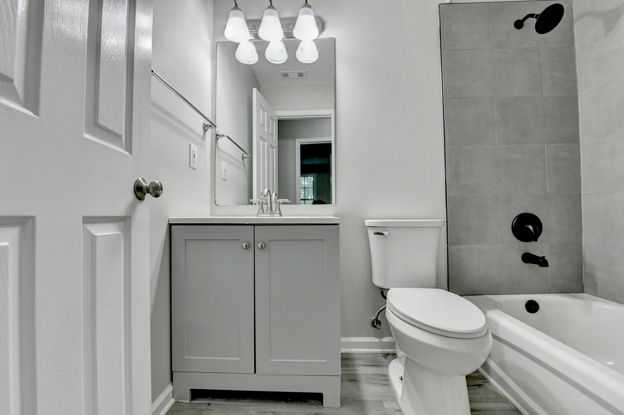 Building Photo - 3415 Oxwell Dr