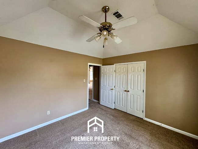 Building Photo - Spacious 3BR/2BA Near Southwind | 1,958 Sq Ft, Brick Fireplace, 2-Car Garage & Quiet Cove