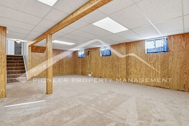 Building Photo - Spacious Home with 2 Car Garage and Fenced in Backyard!