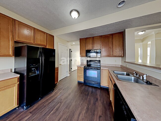 Building Photo - 1125 Turfway Dr
