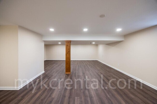 Building Photo - 12012 Ensley Ln