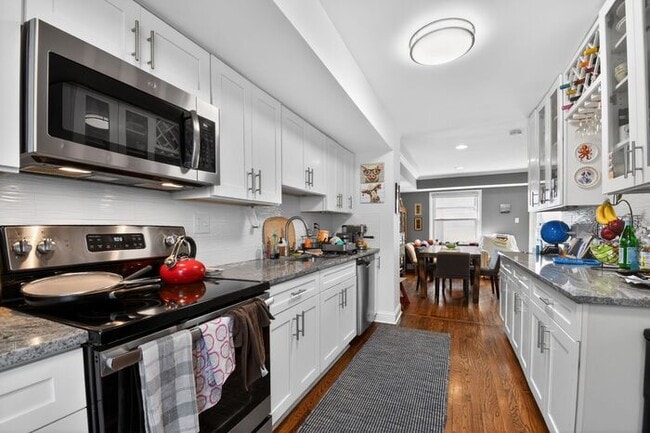 Building Photo - 816 Geranium St NW