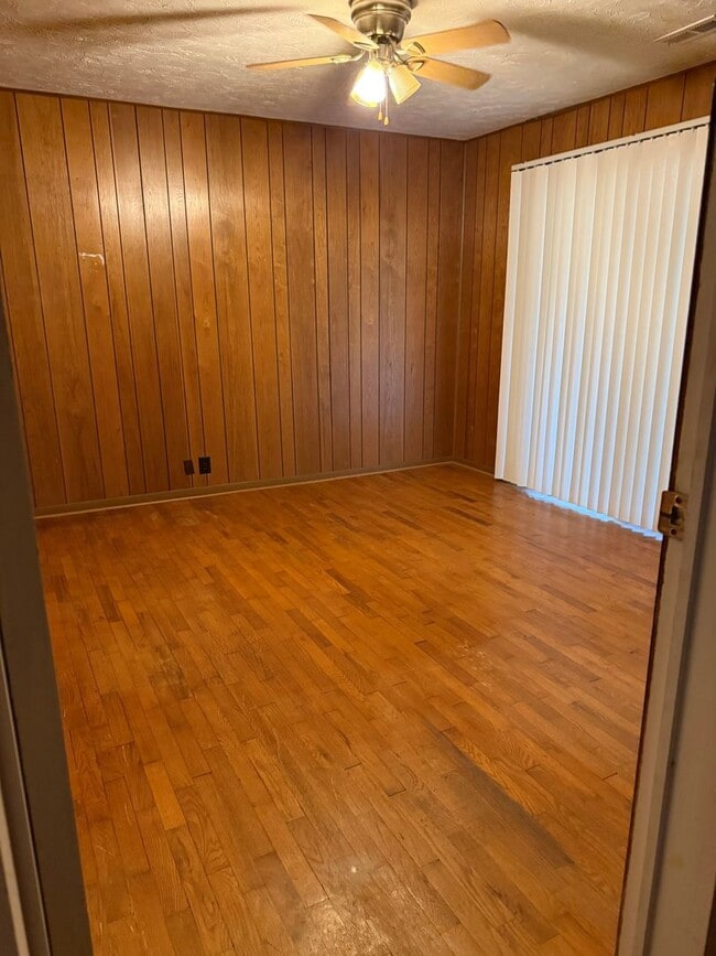 Building Photo - Sunrise Ranch