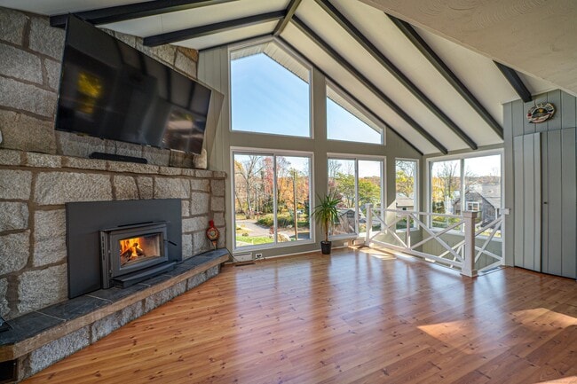 Building Photo - 21 Edge Hill Rd