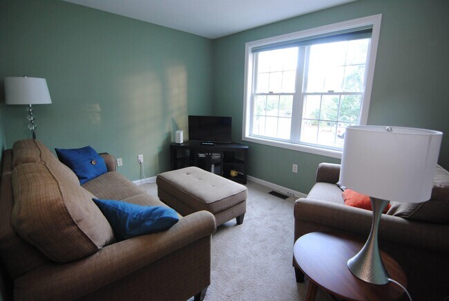 Building Photo - 81 Barrington Ave