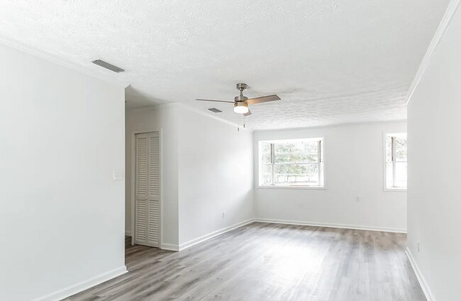 Building Photo - 3636 Turton Ave