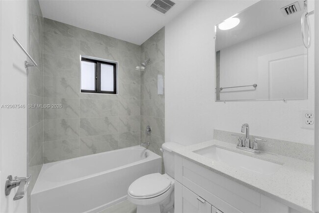 Building Photo - 1459 NW 2nd Ave