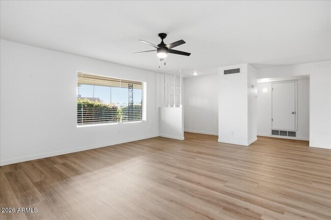 Building Photo - 6408 E Butte St