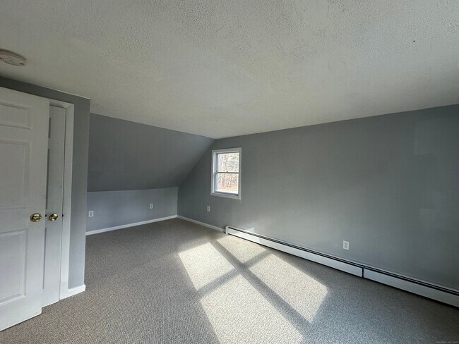 Building Photo - 87 Scoville Rd