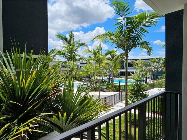 Building Photo - 4400 W Sunrise Blvd