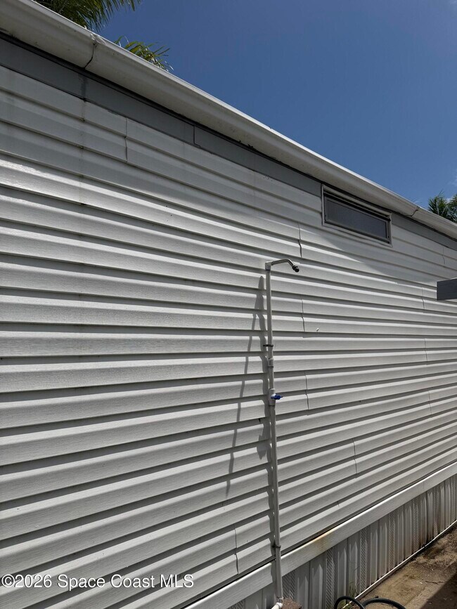 Building Photo - 2132 Rocway Dr