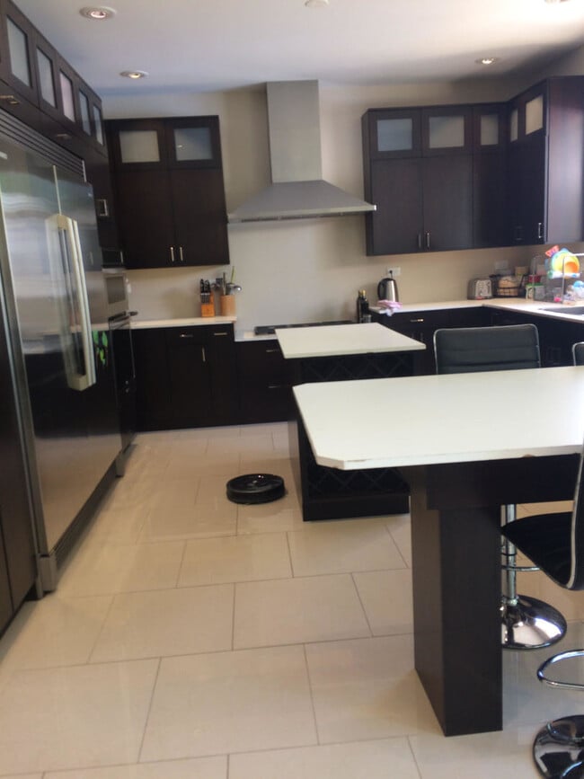 Building Photo - 9059 Oneill Dr