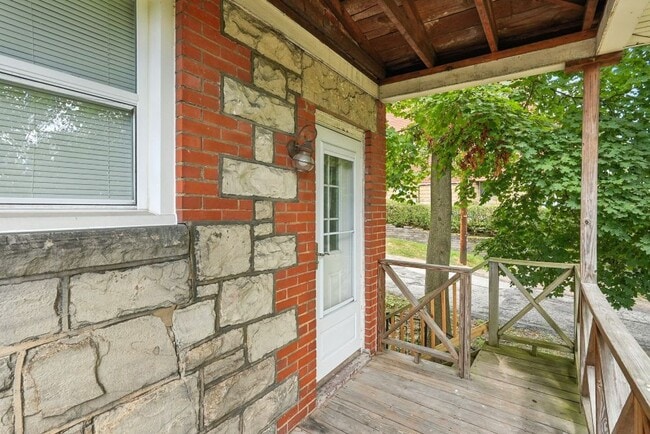 Building Photo - 3229 Beacon Hill Ave