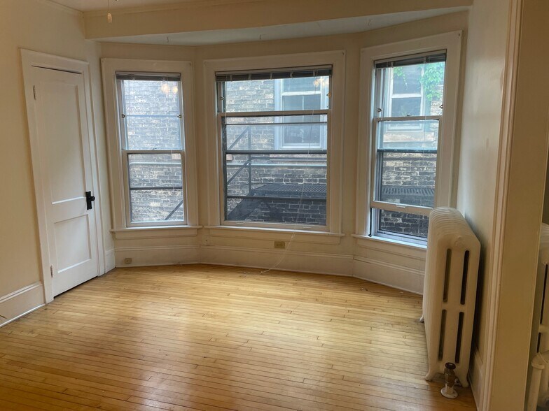 Building Photo - 1228 E Brady St