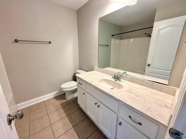 Building Photo - 5031 SE Valley Cove Dr