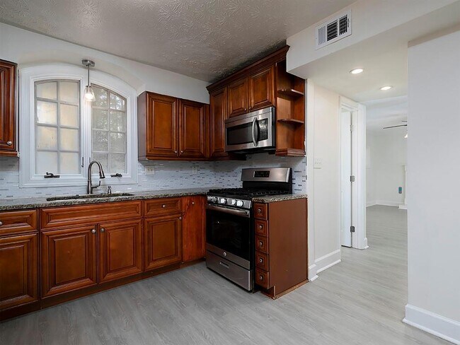 Building Photo - 2163 Heritage Trace Dr