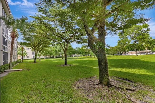 Building Photo - 1605 Abaco Dr