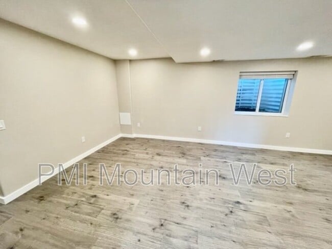 Building Photo - 762 Lacey Way